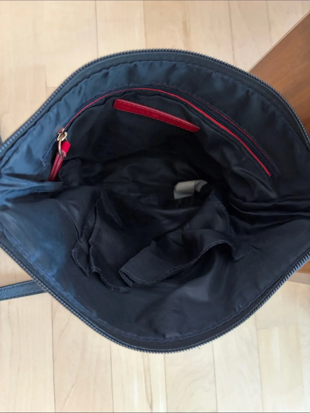 Tommy Hilfiger Black Nylon Messenger Bag with Logo Tag